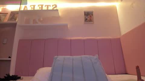 Stefa Gomez  online show from October 31, 1:04 pm