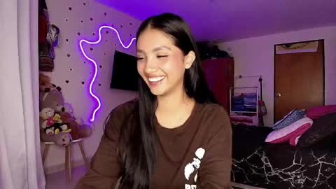 Im MiaIts my first day here  online show from February 19, 2:44 am