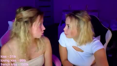 Stefany and Bettany online show from September 28, 4:23 pm