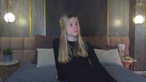 Stefie online show from April 1, 7:09 am