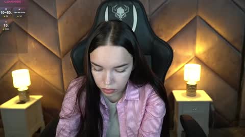 Stella online show from December 4, 11:41 am