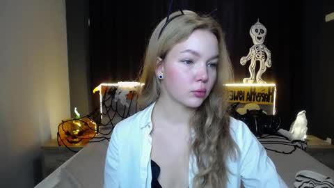 stellalights online show from October 31, 7:34 am