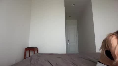 stellapearl online show from September 11, 4:07 pm