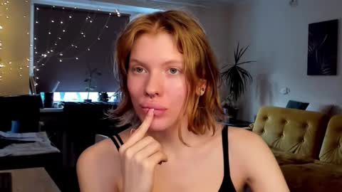 S T E L L A online show from February 12, 12:33 pm