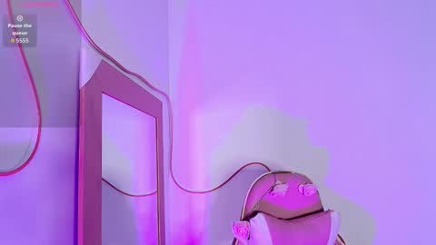 Emma online show from March 2, 11:10 pm