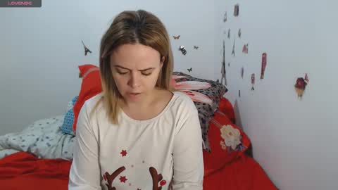 Stephanie   online show from February 3, 11:26 am