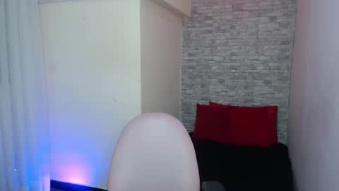 stephany_rodriguez_ online show from October 13, 7:05 pm