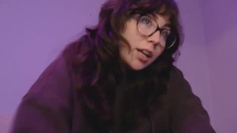 Stevie Steele online show from December 2, 3:08 am