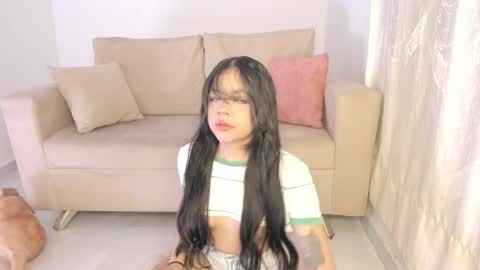 Zoe -INDEPENDENT MODEL online show from April 2, 2:09 am