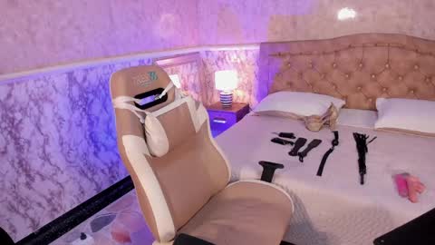 Stormy  online show from April 1, 4:57 am