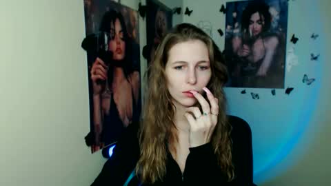 Amalia online show from November 17, 1:01 pm