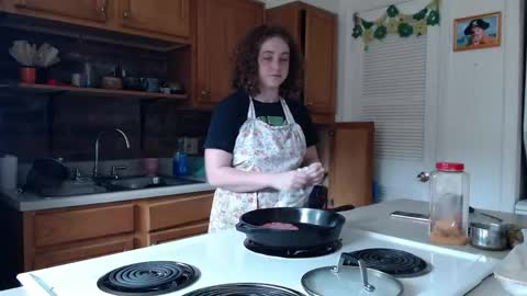 Strawberrylotsacake online show from May 15, 5:26 pm