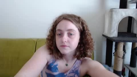 Strawberrylotsacake online show from June 1, 5:03 pm