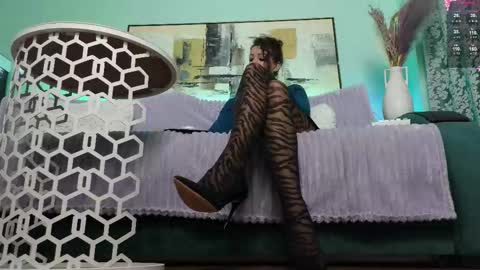 Su4e4ka555 online show from November 14, 1:44 pm