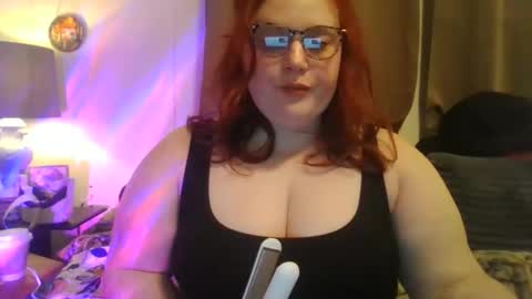 karminkinney online show from January 14, 5:12 am