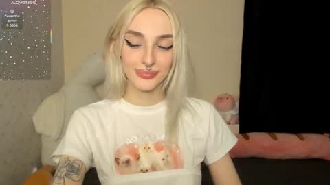 Chloe online show from March 24, 3:17 pm