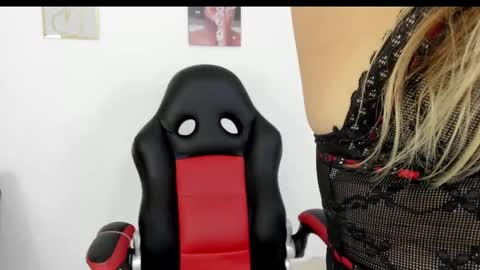 sugar_milff online show from February 28, 1:14 pm