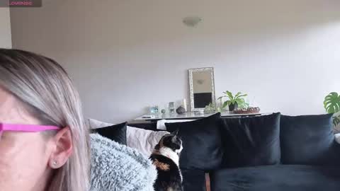 Sugar 4pm-8pm CAT Mon-Fri online show from September 29, 11:59 am