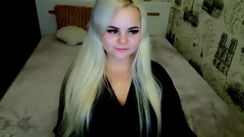 sugarkissx online show from October 31, 12:01 am