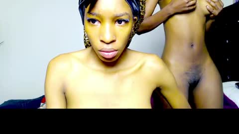 lisa and lina online show from April 11, 9:24 am