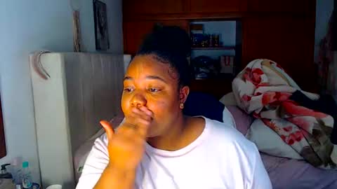 Cami   Back in 2 hours online show from April 4, 5:06 am