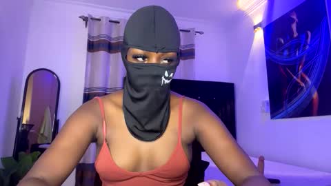 maskedtemptress online show from November 25, 6:20 pm