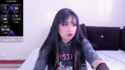 Nicolle  online show from January 18, 3:27 pm