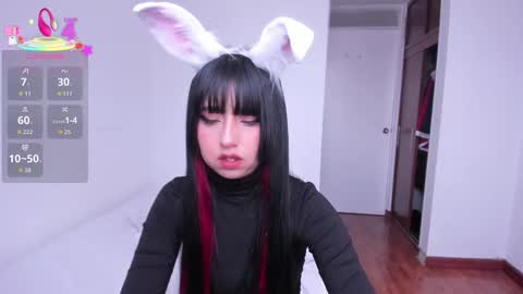 Nicolle  online show from September 13, 3:53 pm