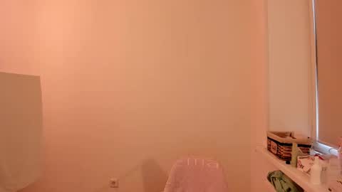 Summer Preston online show from February 22, 8:18 am