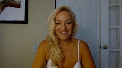 Amber online show from February 23, 6:40 pm