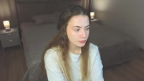 Angella online show from December 19, 4:27 am