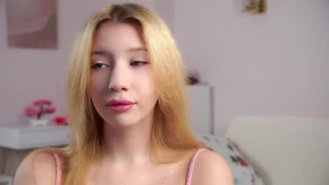 Lily online show from March 29, 2:38 pm