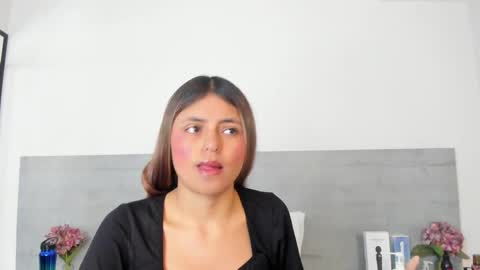 sunnywhitee online show from April 13, 7:14 pm