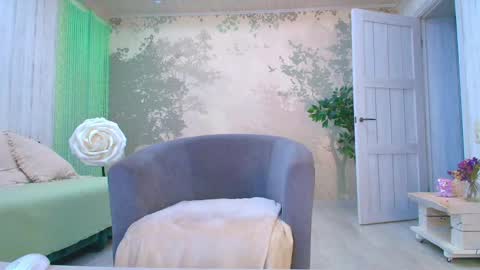 Eva  online show from April 15, 2:28 pm