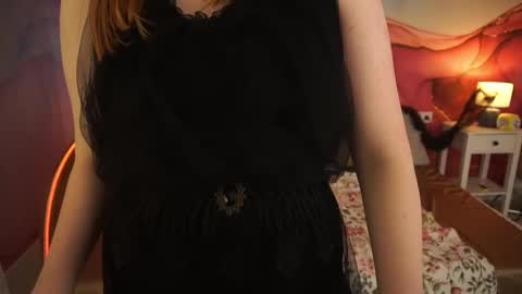 Lola online show from October 26, 2:18 am