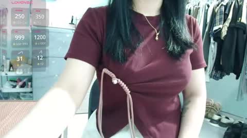 supreme_tits online show from May 10, 6:15 am