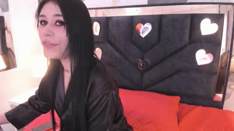 susanvilla online show from February 14, 7:49 pm