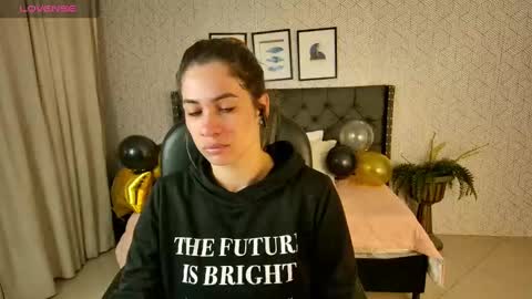   online show from December 22, 12:27 pm