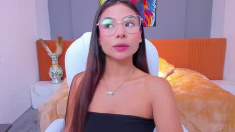 sussy_sweet4u online show from February 25, 9:53 am