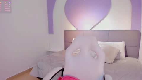 sussy_sweet4u online show from February 6, 8:18 am