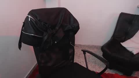 Susuya  online show from February 20, 7:15 pm