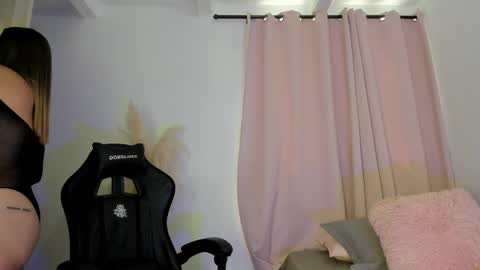 suzan__cooper2 online show from April 2, 7:33 pm