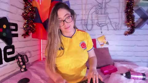 suzylee_ online show from July 4, 3:46 am