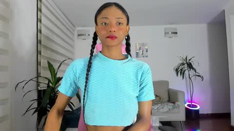 sweet_brunette88 online show from January 6, 12:27 am