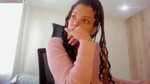 Kendra online show from August 3, 2:12 pm