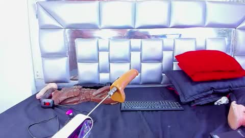 Sara online show from November 30, 6:06 am