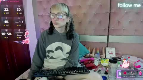  emmili  online show from February 26, 12:37 pm