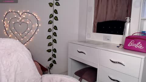 Hannah online show from February 18, 10:58 am