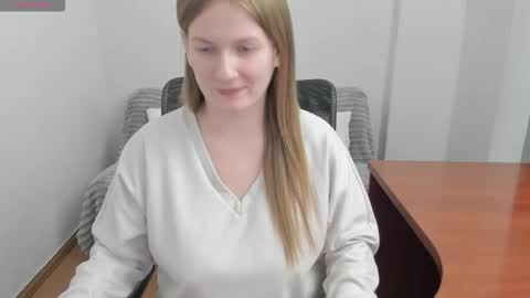 Mila online show from February 9, 5:04 pm