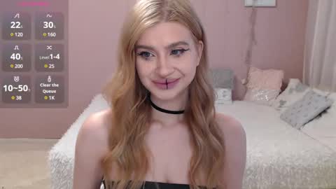 sweet_nicole_333 online show from March 12, 12:57 pm